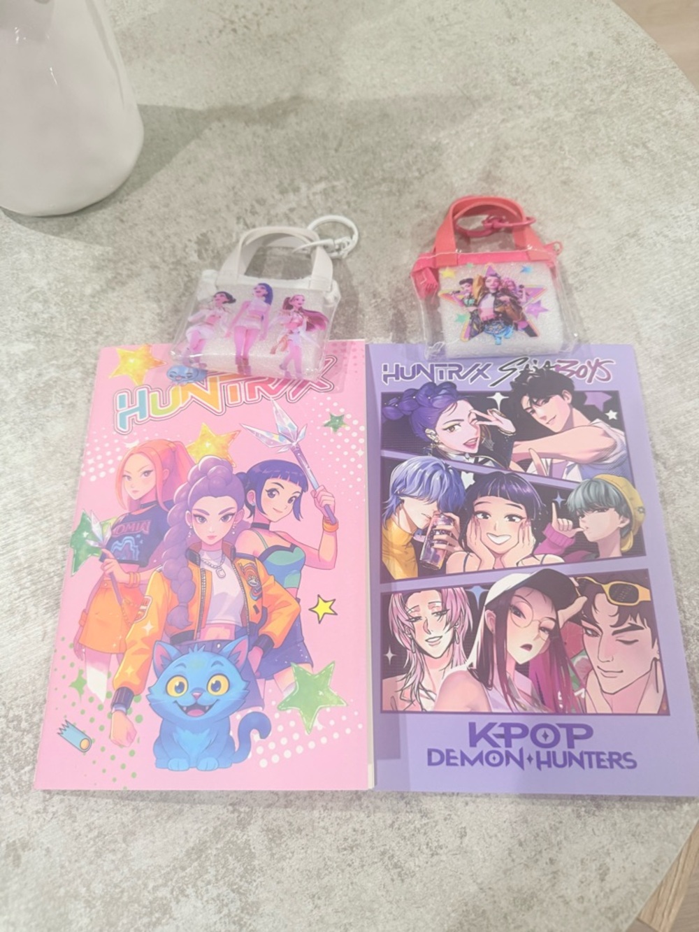 4 pc bundle HUNTRX KPOP Demon Hunters Saja boys 2 notebooks and keychain gift